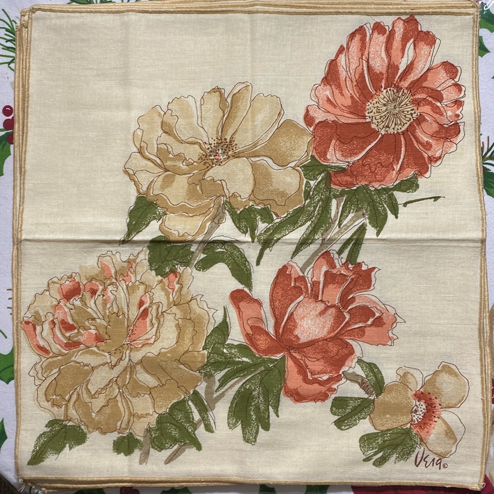 8 VERA Neumann Linen Napkins Excellent Pre Owned Condition